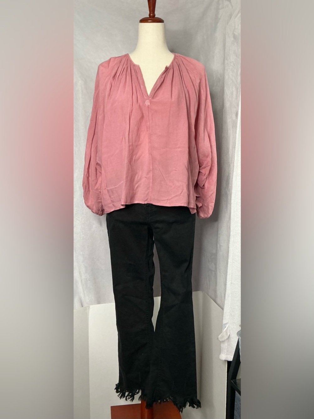 NWT Before You Boutique Outfit Set Pink Gauze Blouse & Frayed Flare Jeans Small